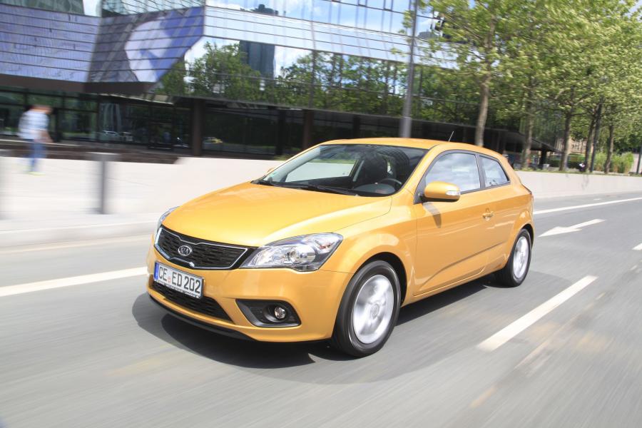  Kia pro_cee&rsquo;d EcoDynamics 2011 года  (фото 41 из 133)